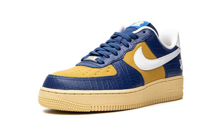 UNDEFEATED X NIKE AIR FORCE 1 LOW SP DUNK VS AF1 — Stock 