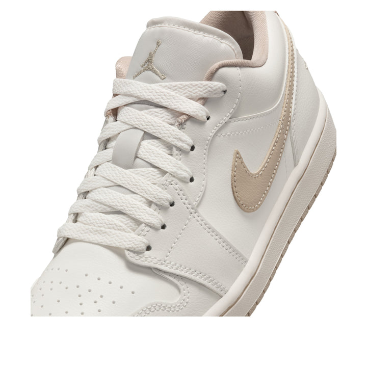 WMNS AIR JORDAN 1 LOW &