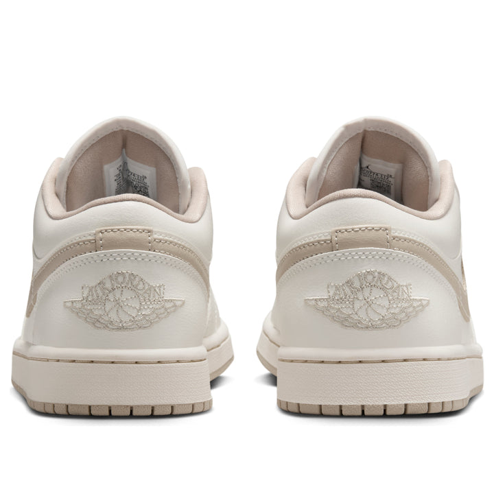 WMNS AIR JORDAN 1 LOW &