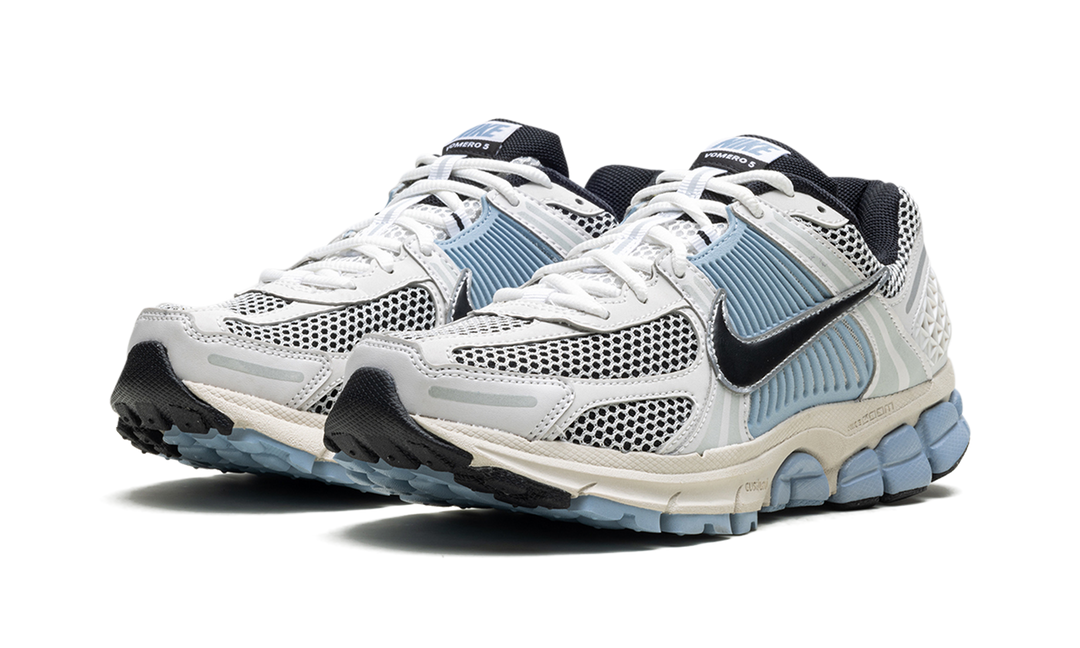 Nike WMNS AIR ZOOM VOMERO 5 &