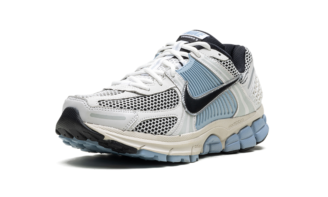 Nike WMNS AIR ZOOM VOMERO 5 &