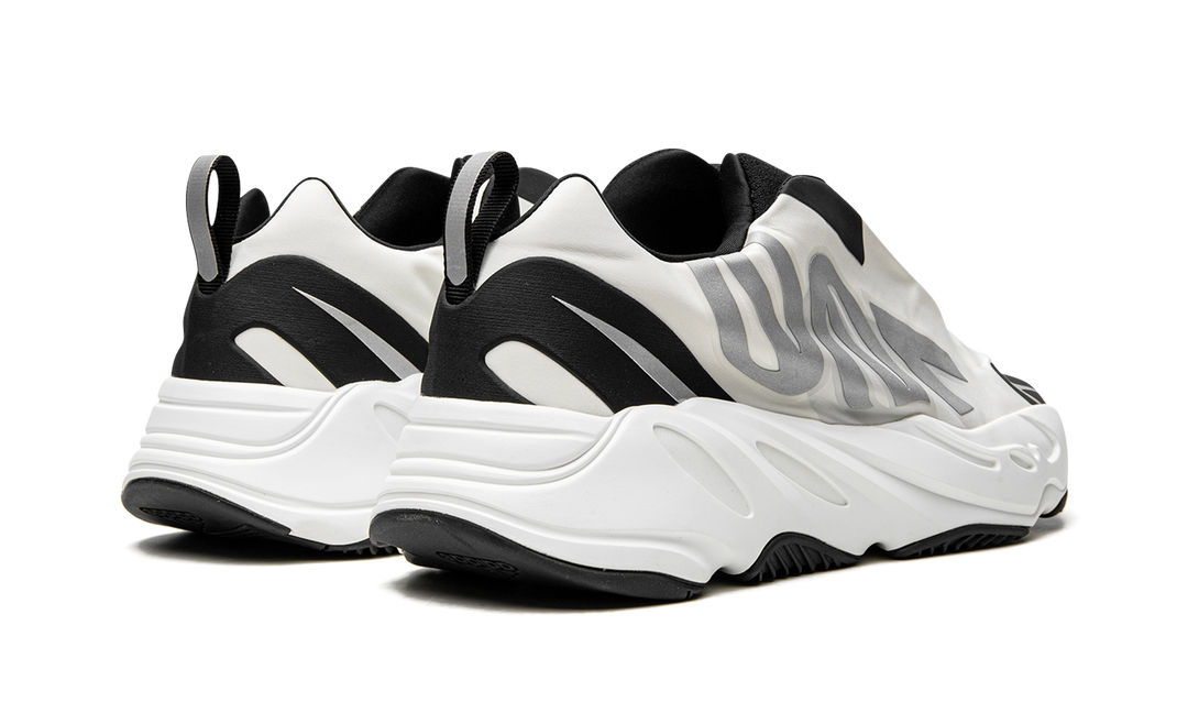 ADIDAS YEEZY BOOST 700 MNVN LACELESS ANALOG