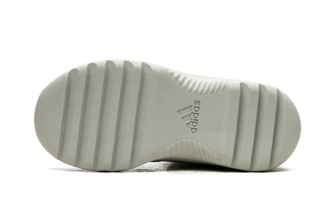 ADIDAS YEEZY DESERT BOOT SALT — Stock 