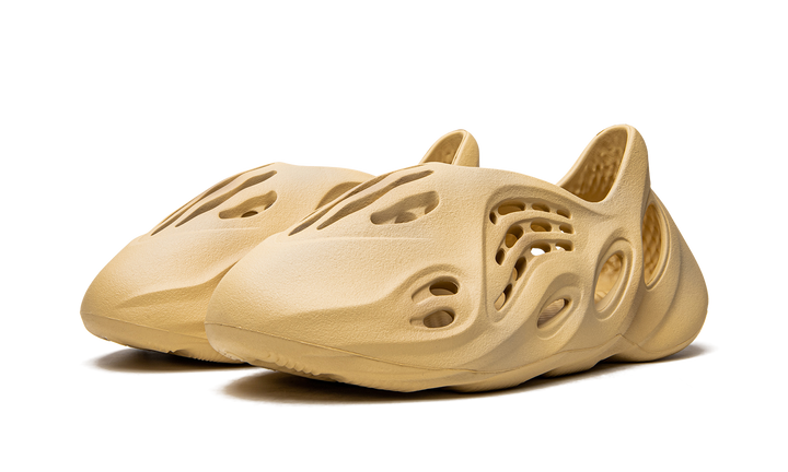 ADIDAS YEEZY FOAM RUNNER DESERT SAND — Stock 