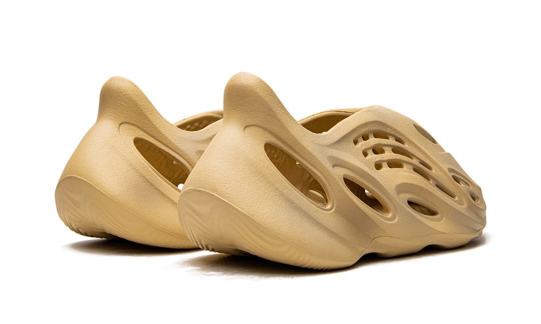 ADIDAS YEEZY FOAM RUNNER DESERT SAND — Stock 