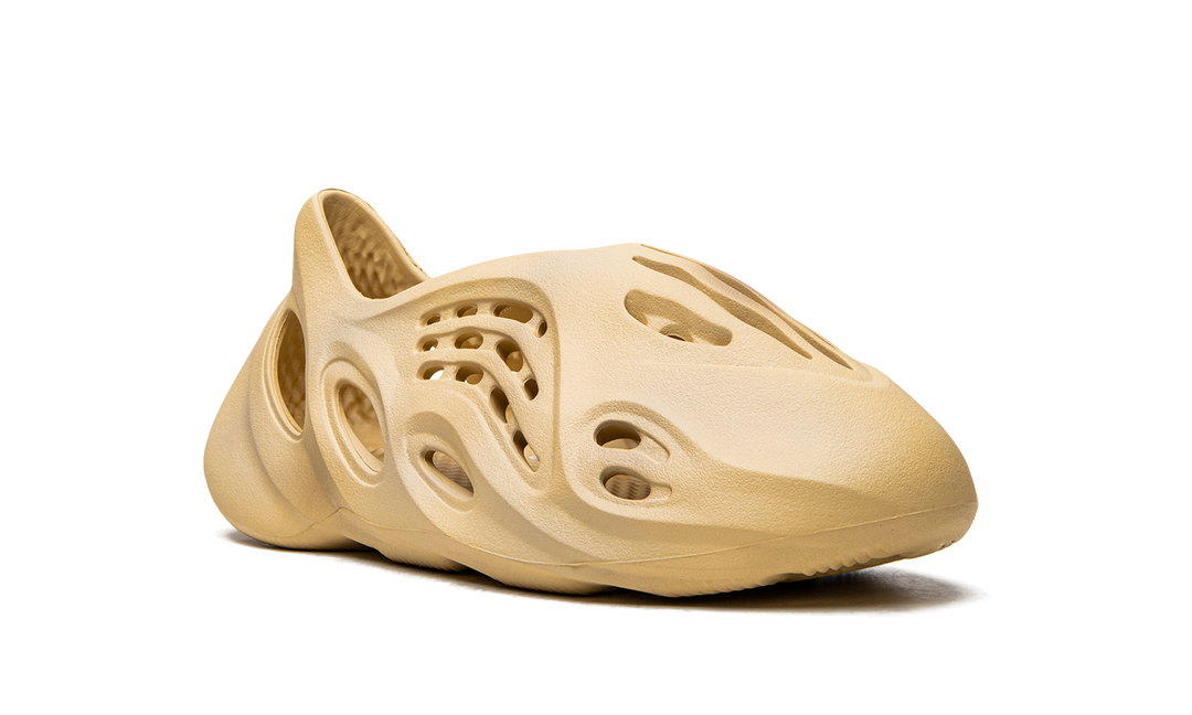 ADIDAS YEEZY FOAM RUNNER DESERT SAND — Stock 