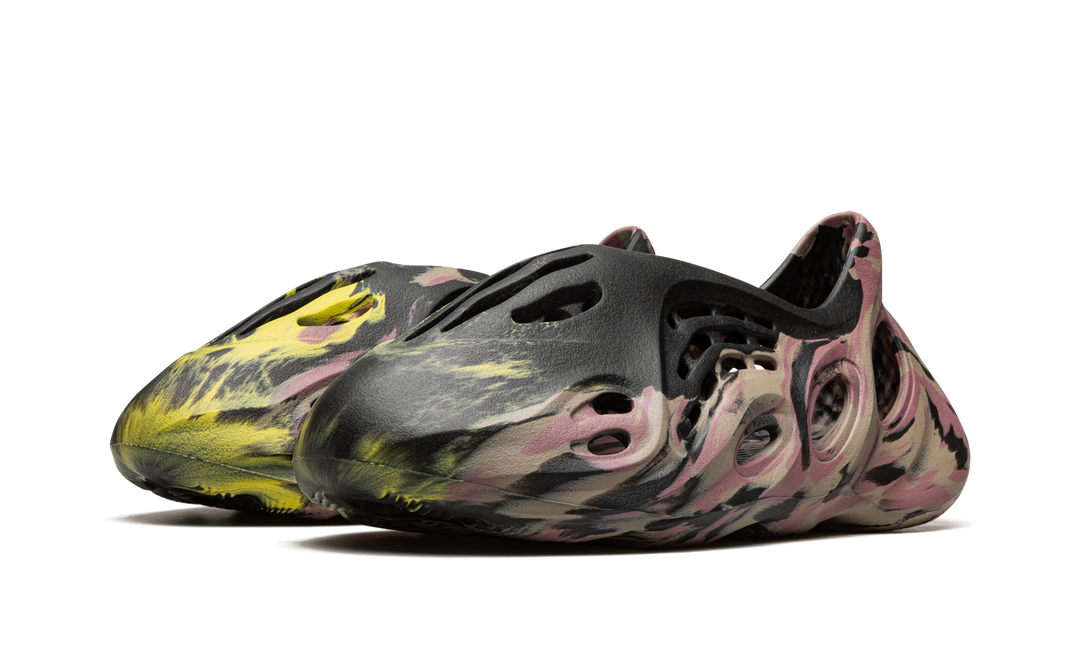 ADIDAS YEEZY FOAM RUNNER MX CARBON