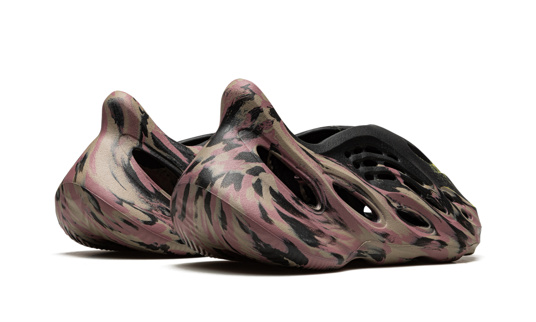 ADIDAS YEEZY FOAM RUNNER MX CARBON