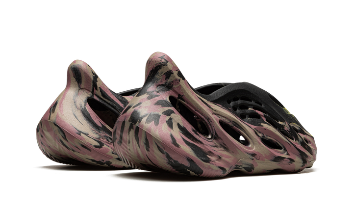 ADIDAS YEEZY FOAM RUNNER MX CARBON