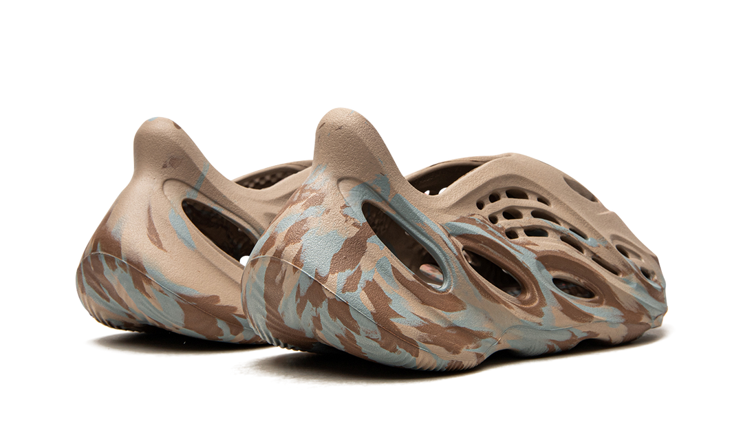 ADIDAS YEEZY FOAM RUNNER MX SAND GREY — Stock 