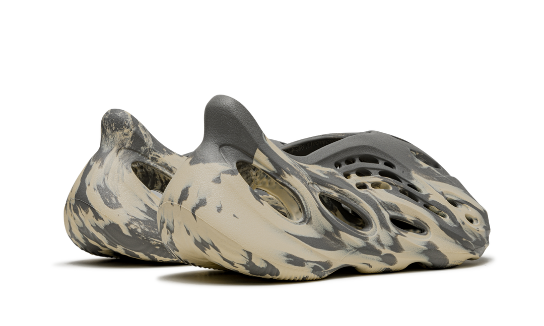 ADIDAS YEEZY FOAM RUNNER MXT MOON GREY — Stock 