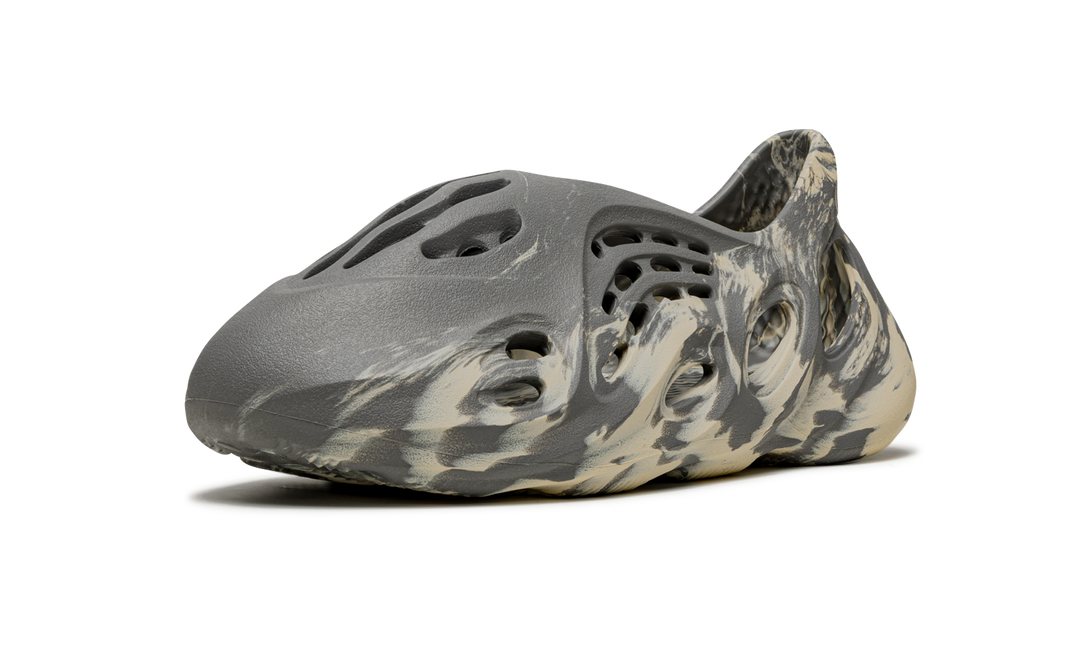 ADIDAS YEEZY FOAM RUNNER MXT MOON GREY — Stock 