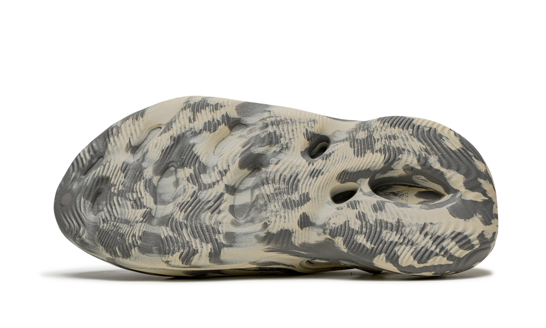 ADIDAS YEEZY FOAM RUNNER MXT MOON GREY — Stock 