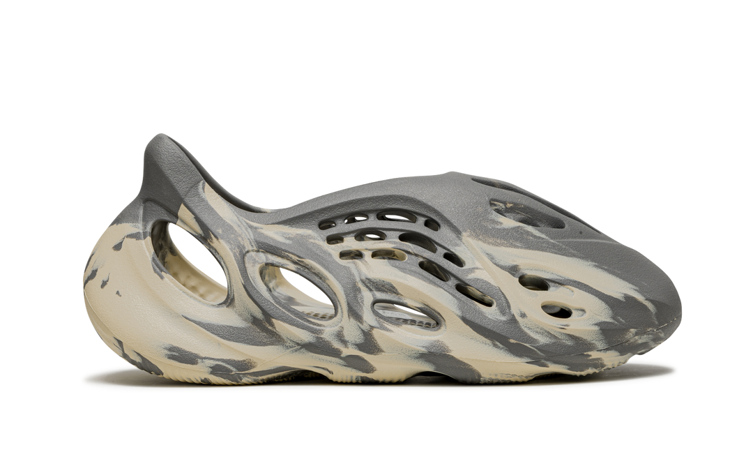 ADIDAS YEEZY FOAM RUNNER MXT MOON GREY — Stock 