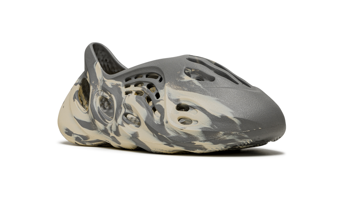ADIDAS YEEZY FOAM RUNNER MXT MOON GREY — Stock 