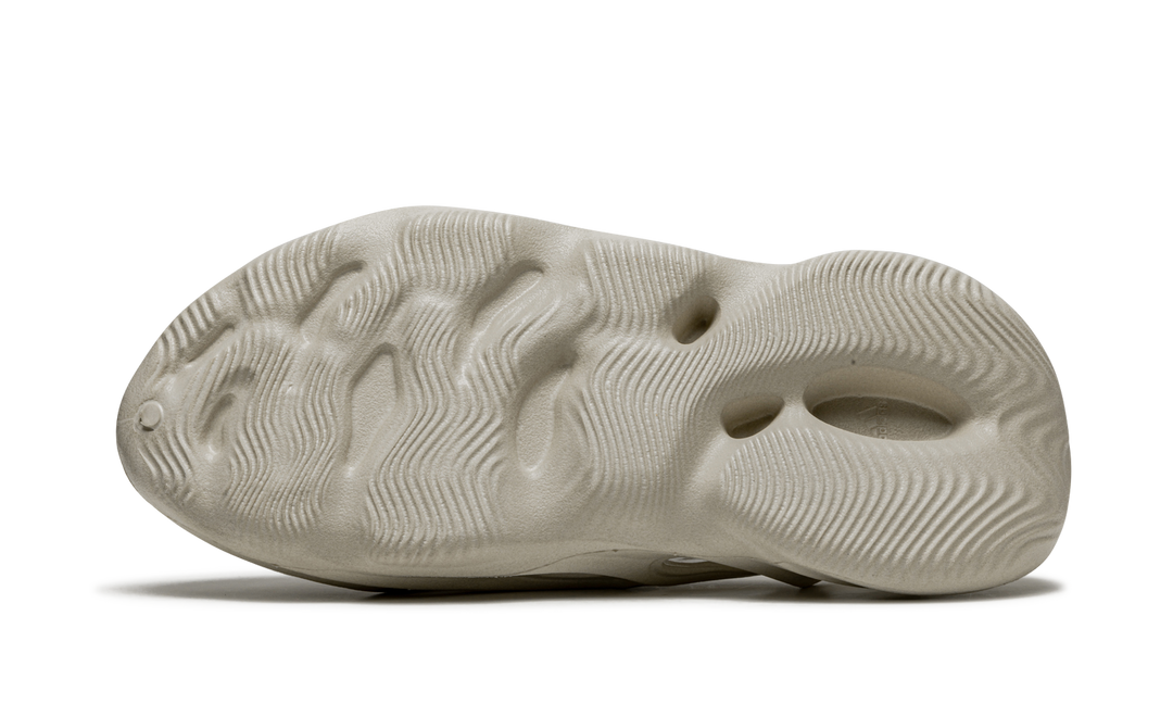ADIDAS YEEZY FOAM RUNNER SAND — Stock 