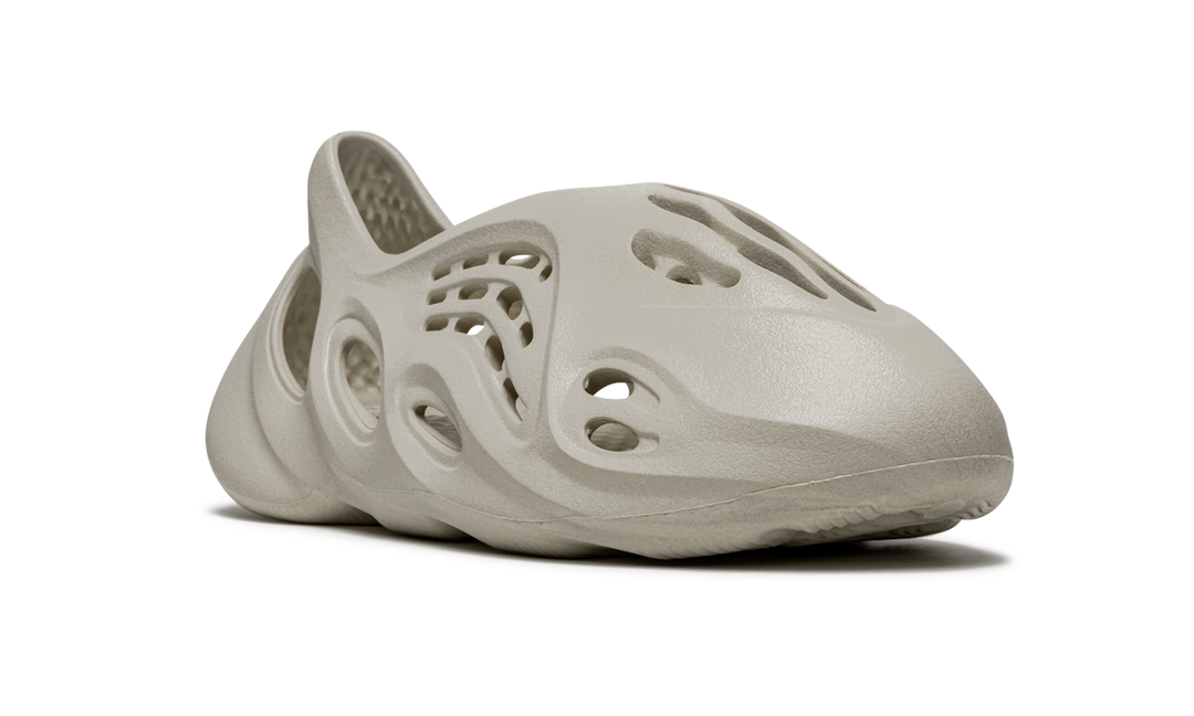 ADIDAS YEEZY FOAM RUNNER SAND — Stock 