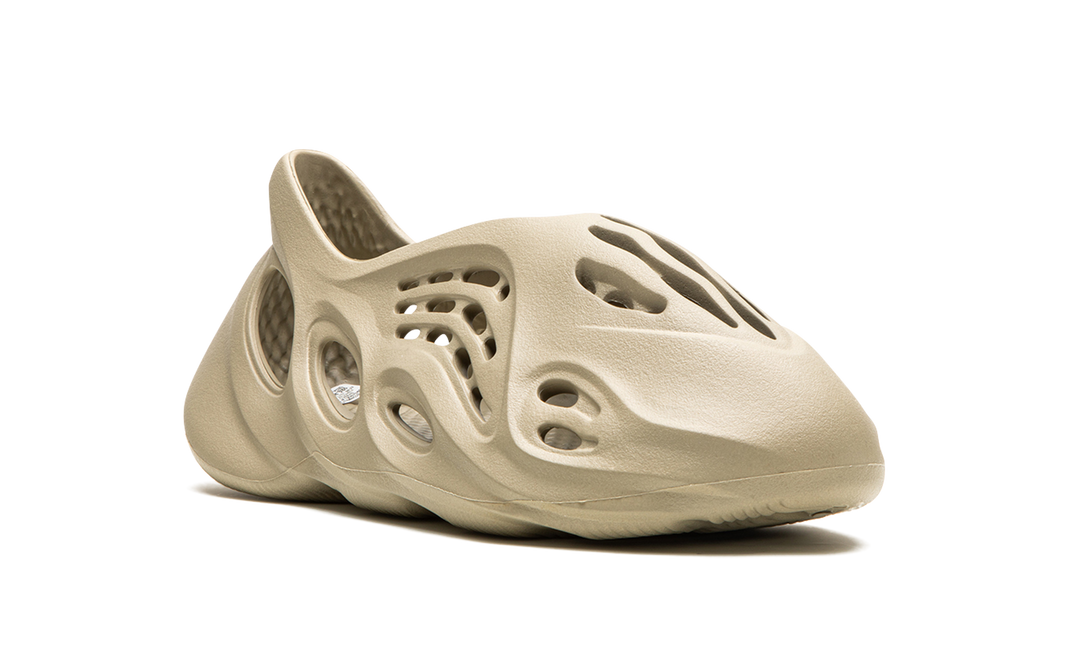 ADIDAS YEEZY FOAM RUNNER STONE SALT — Stock 