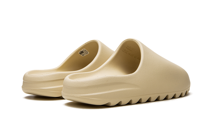 ADIDAS YEEZY SLIDE BONE (2022 RESTOCK)